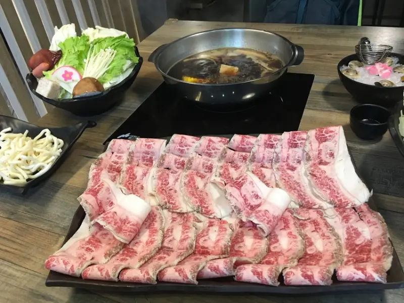 《台北❤️松山 》饗樂shabu精緻鍋品，下次學會不要點肉了...
