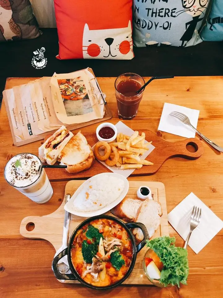 【台中西區。美食】Heynuts Café 好堅果 // 寵物友善店家，精誠路打卡熱點，餐點中高價位!