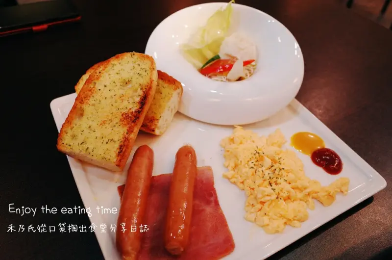【關於美食（台東TAITUNG－食平方Breakfast & Brunch）】Enjoy the eating time禾乃氏從口袋掏出食堂分享日誌－來台東玩吧！看本雜誌聊聊天，享用典雅恬靜高CP值早