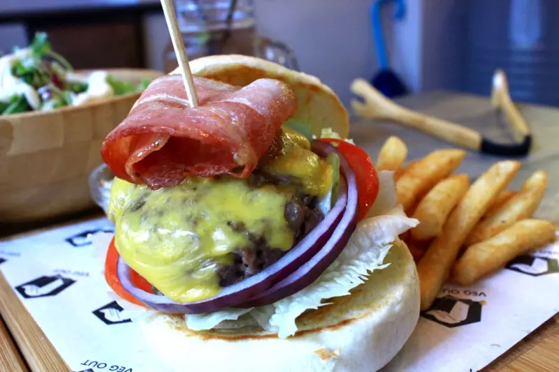 耍廢空間VEG OUT早午餐：蘆洲捷運站美食（新北市美食）