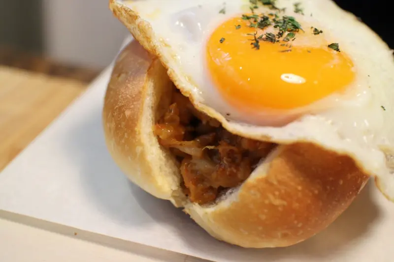 台北／大安 桔梗三明治 朝九晚五的歐式優雅分子料理，黑糖脆片拿鐵十分療癒（近大安站三號出口）