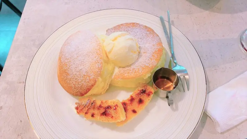 【台中 美食】Now Place 逢甲網美餐廳，踩點。三色義大利麵、南瓜燉飯都很好拍