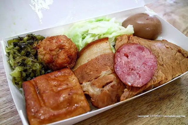 【新北美食】阿生鐵路便當｜貢寮車站月台便當小吃