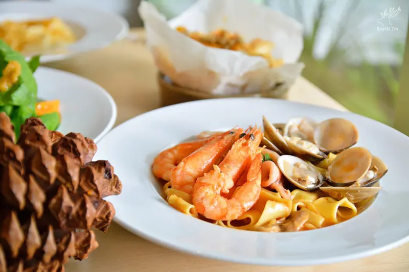 松果院子 溫暖風格的義大利麵燉飯 - Banbi 斑比美食旅遊