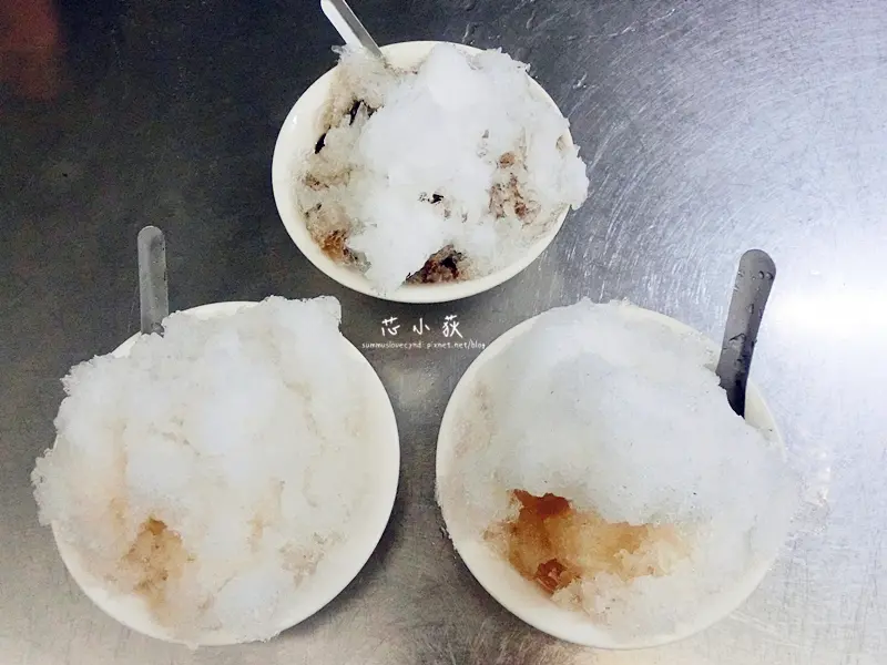 承記米苔目。台中第二市場內，只有夏天才有賣的米苔目冰，手工古早味，另有愛玉冰、仙草冰、粉粿冰!每日限量，晚來就賣完囉!