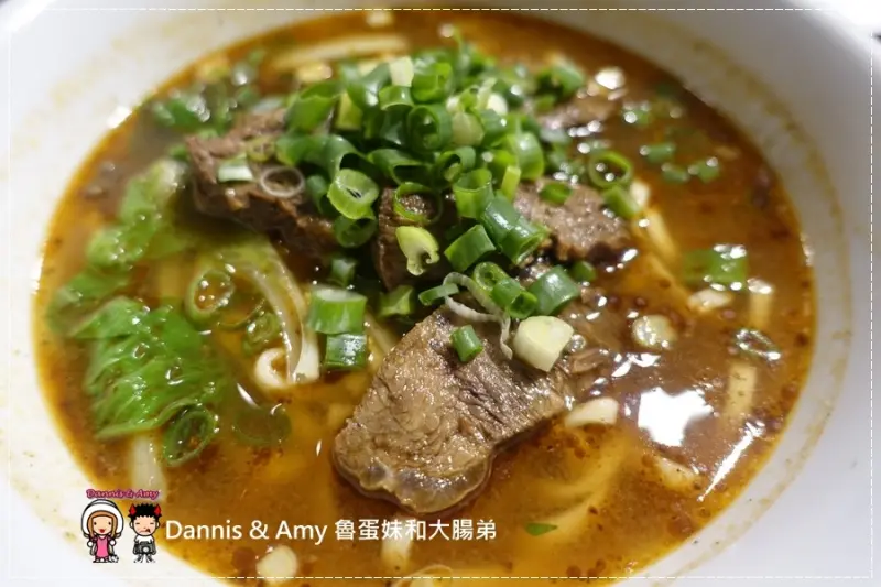 《新豐食記》 吳媽媽基隆好味道沙茶咖哩炒麵  x椒麻川味牛肉麵 ︱ 開在老兄牛肉麵對面的用餐新選擇~ 附影片