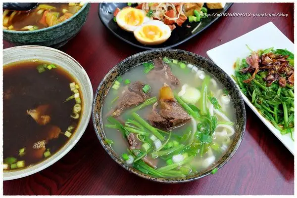 【新北市】新北中和麵店/牛肉麵/炸醬麵/手工水餃「中山牛肉麵」(中和店)必點小菜糖心蛋~❤