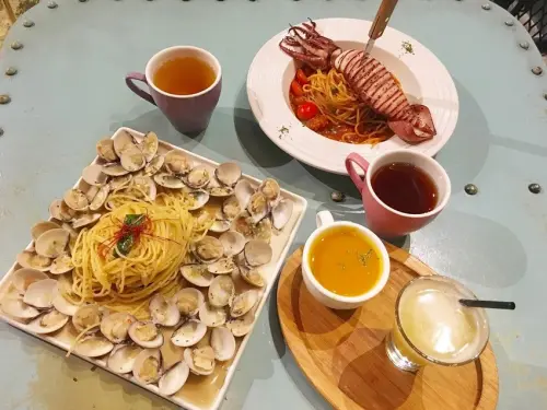 【美食】工業風Coffee smith早午餐，無敵大章魚和爆炸多的蛤蠣義大利麵超美足美味激推