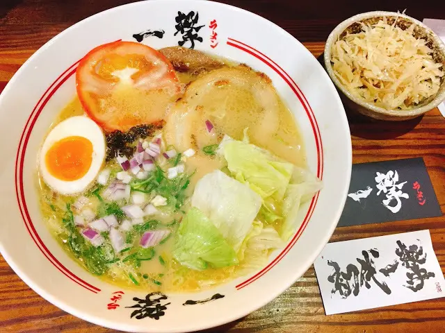 『桃園。中壢』麵屋一擊。不輸日本拉麵店的好口味
