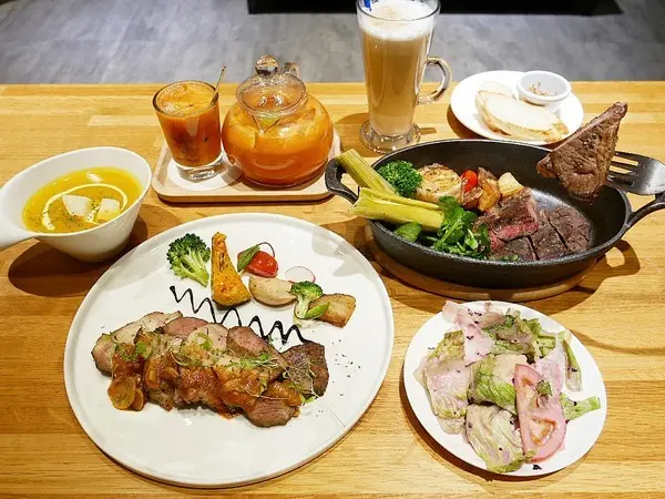 Five & Fantast 賽特廚房-台北大安站複合式餐廳  位師大附中對面  餐點選擇性高且品質好  鹹食甜點都讓人喜歡              