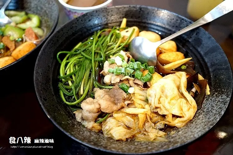 【板橋麻辣燙滷味 推薦】麻辣燙 鴛鴦燙 ✿✿ 食八辣 麻辣滷味 SEE BAR ✿✿ (完整菜單)