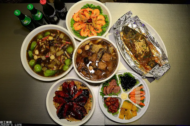 【台中｜美食】年菜推薦，適合小家庭，預約到106/01/22止，古早味佛跳牆料多實在，麻油油飯好銷魂，胡椒魚入味。餤工業燒