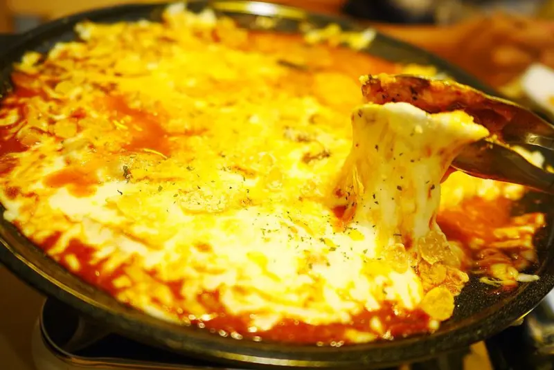 【台北】東區 TaeBak 韓式特色料理 捷運國父紀念館站‧道地的韓國口味！天涼吃個鍋～