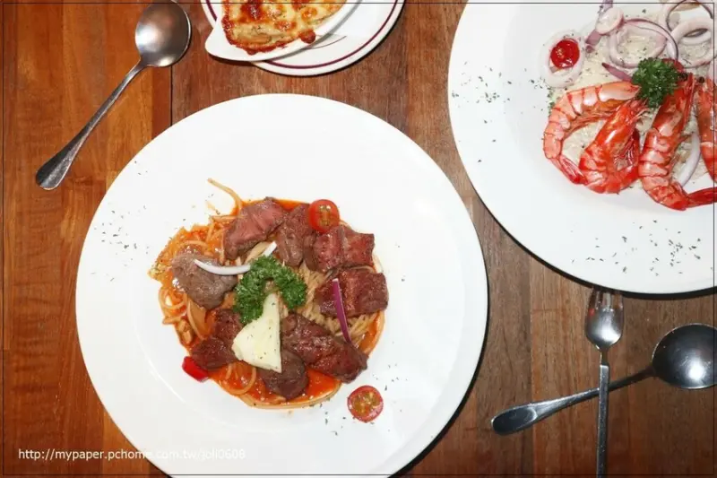 【樂牧樂食所Lomo Cafe】桃園美食推薦 中壢美食推薦 中平商圈工業風異國餐廳 樂牧慢活享受生活 近中壢火車站