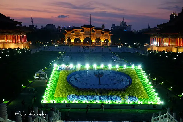 [台北展覽]超人氣打卡點！巨型哆啦A夢風車裝置藝術～JCB夏日遊樂祭