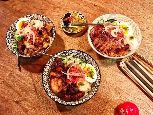 【食記】BRIDGISAN 橋下大叔餐館 ｜ 超好吃有趣的餐酒店 ｜ 一定會再訪無數次的喜歡之我愛大叔 ｜忠孝新生光華商場三創斜對面