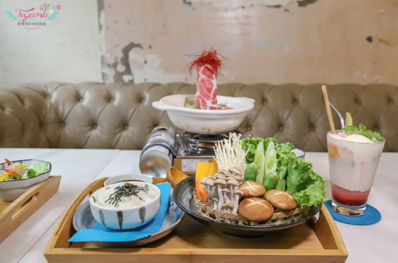 熨斗目花珈琲 珈哩 cafe：浮誇咖啡廳，文青&好拍好吃，網美必來|台南老屋|台南咖哩|台南下午茶 - 緹雅瑪 美食旅遊趣