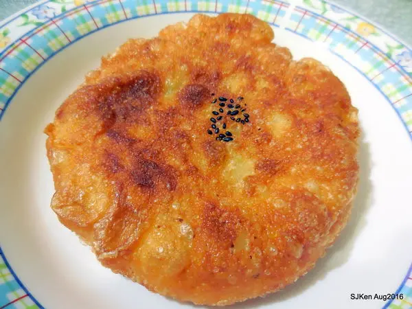 「老眷村古早味煎餅」 --- 一張餅35三張100，特價優惠美味不減分! 