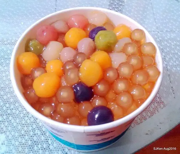 「彩虹黃金綜合粉圓」--- 晶瑩剔透美不勝收，美味可口沁涼在心! 