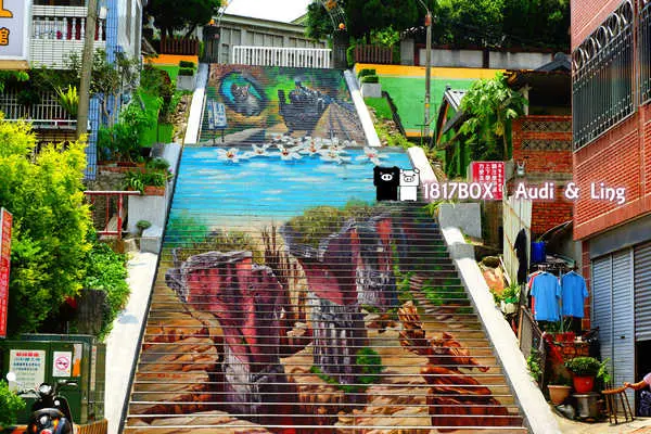 【苗栗。三義】建中國小。３Ｄ彩繪天梯。廣盛老街。好客走廊