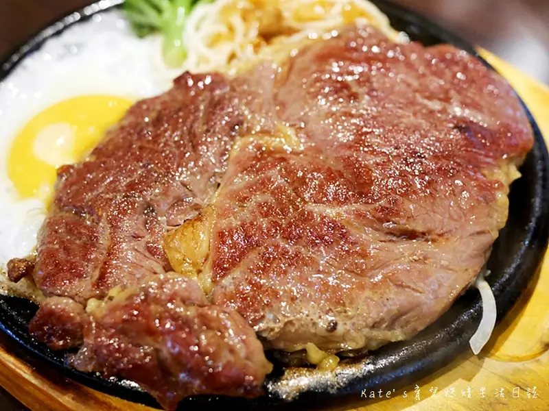 【食．新莊牛排】新莊民安西路 蔡記統厚牛排。厚實滋味令人大呼過癮