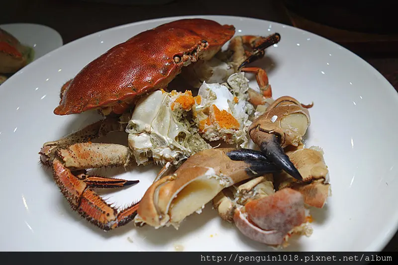 【台中西屯】大祥海鮮餐廳；前日月潭涵碧樓主廚料理，老饕推薦的海鮮熱炒餐廳，不用到秋天就能吃肥滿螃蟹饗宴！適合家族好友聚餐。(英國霸王蟹期間特價中)