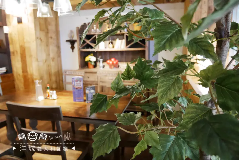 「食記⁂高雄新興」洋城義大利麵餐廳(高雄大統店) #排餐披薩燉飯 #早午餐供應至晚上8點