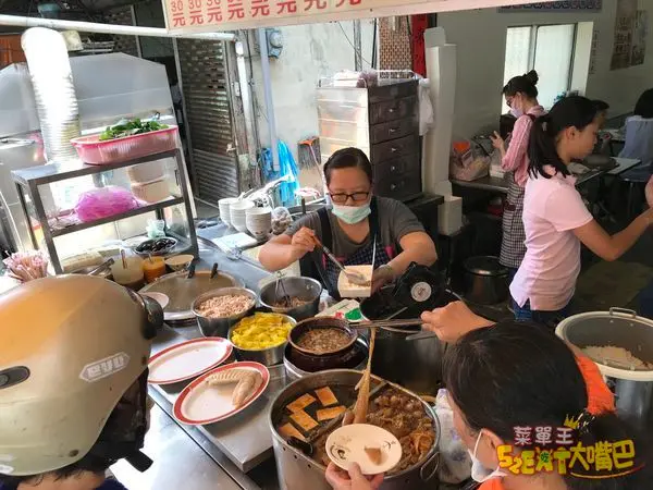 嘉義美食火雞肉飯推薦》阿溪火雞肉飯菜單價位大公開！在地郎激推的私藏火雞肉飯～嘉義市必吃美食小吃餐廳推薦。