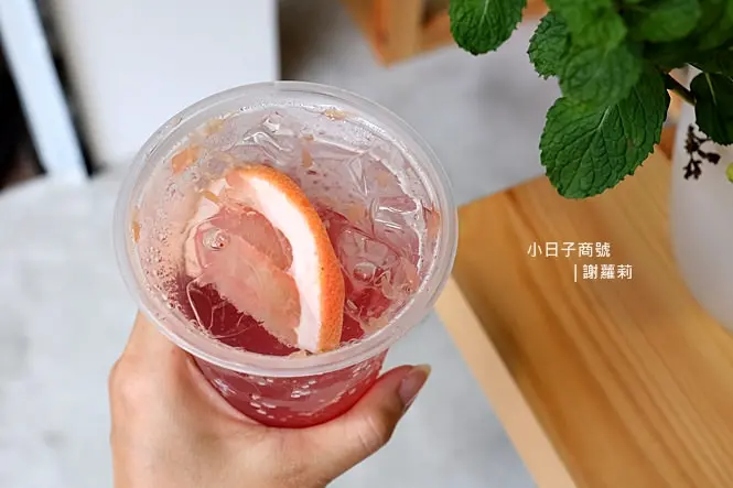 《北市中正區♥食記》小日子商号。跨出平面紙本，延伸為有故事的文青飲品，小日子雜誌開店囉！(公館站)