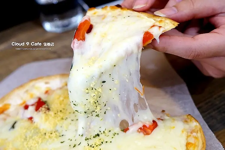 ✿✿ Cloud 9 Cafe 信義店 ✿✿  台北101 / 市貿 / wifi / 免費插座 / 不限用餐時間 / 免服務費 / 信義區平價美食 推薦（完整菜單 menu）