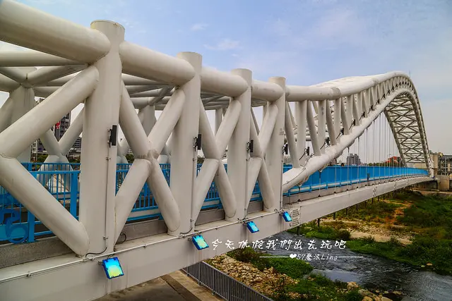 [ 台中⊙北屯區]海天橋。拍照。打卡。浪漫約會的好去處