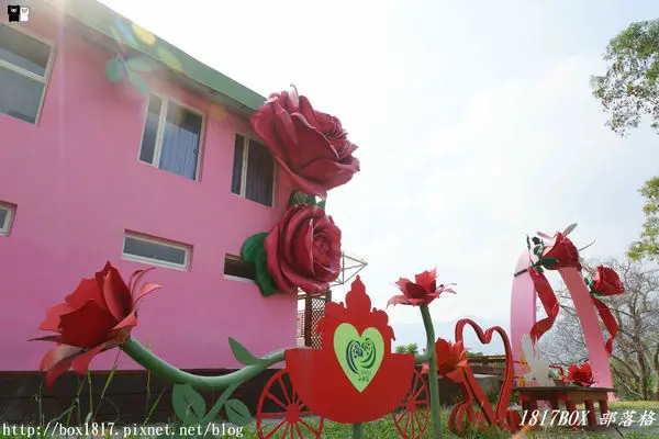 【嘉義。大埔】大埔水庫情人公園。大埔遊客中心。紅花園浪漫傳說巨型裝置藝術