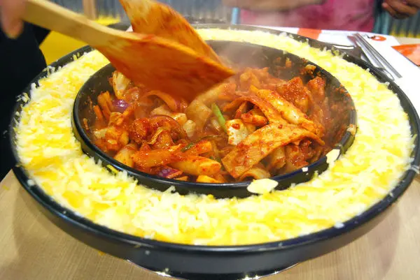 【桃園美食】OMAYA春川炒雞-桃園南崁店 李光洙愛情(雙倍起司) 棉花糖泡泡飲 韓式料理起司年糕