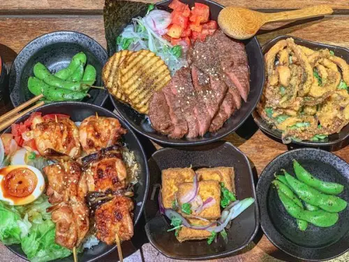 【台北x公館】直火人直火燒肉丼飯屋，門口有摩艾耶！