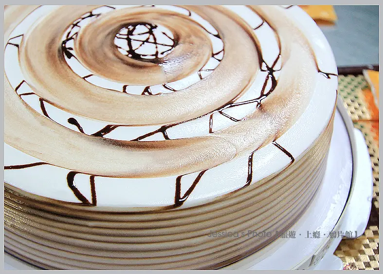 臺中中區●金陵蛋糕●台中第一家鮮奶油蛋糕店/招牌芋頭布丁蛋糕/杏仁片/杏仁鳳梨酥/女兒餅