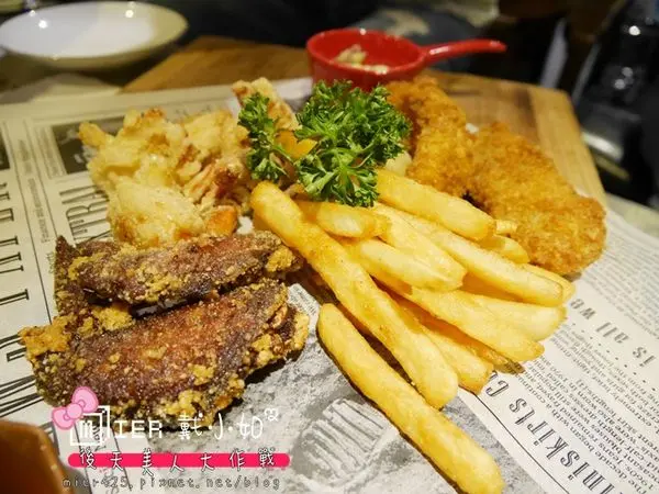 【食記】台北東區 AZAR Cafe 輕食 咖啡 澎派美食 海鮮任你吃 工業風+復古英式風 忠孝復興捷運站    