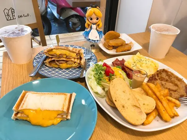 台北 新莊 好食在早餐 REAL FOOD BRUNCH 碳烤熱壓吐司好滿足