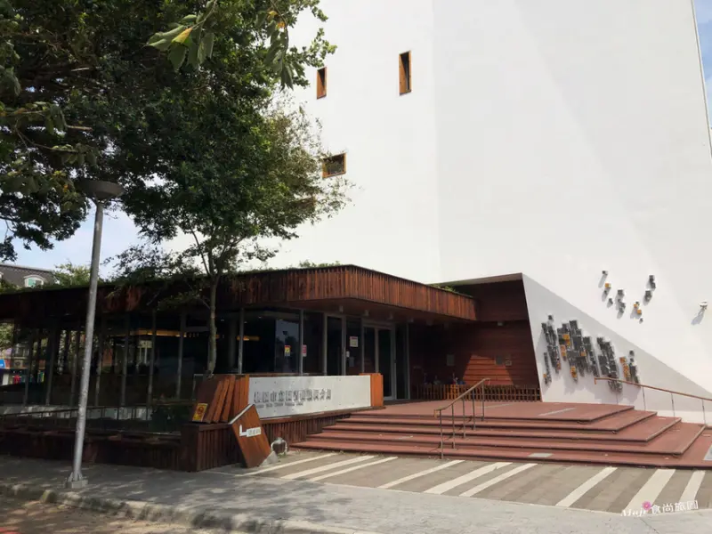 【桃園】全台最美的市立圖書館/ 名不虛傳的綠建築圖書館 /桃園市立圖書館（龍岡分館）圖書館 /中壢必訪打卡景點