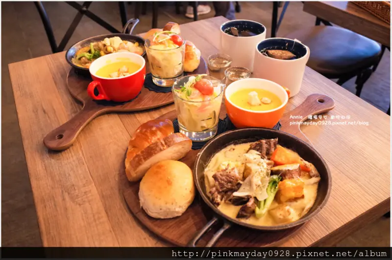 ✿高雄✿ 235巷餐飲新品牌 工業風+中式復古紅磚牆 環境空間明亮寬敞 適合多人聚會好場所 ➜ 鑄福食堂 歐陸料理