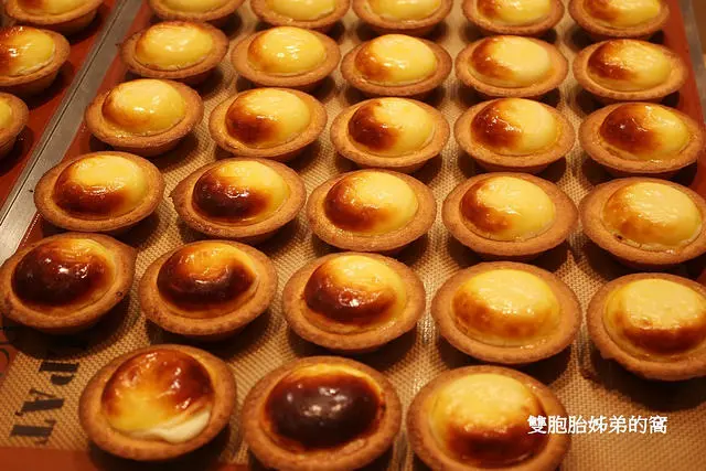 高雄左營【BAKE CHEESE TART】漢神巨蛋甜點 / 爆漿起司塔 / 鮮乳霜淇淋/ 高雄下午茶