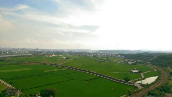 鄭漢步道：特色C型軌道+中港溪的絕佳視野(苗栗)