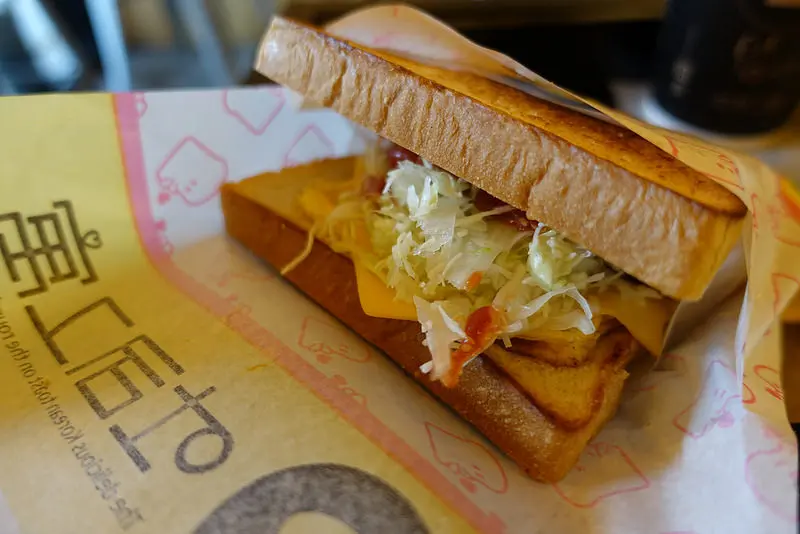 (胖樺食記)中和推薦早午餐美食「吐司工寓Tosicon - 四號公園店」/高大鮮奶/韓式OPPA鐵板吐司/信義區西門町有分店