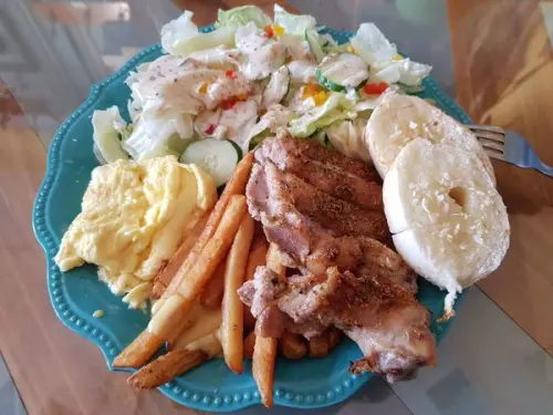 苗栗縣竹南大埔區[早午餐/麻梯層餅/燉飯/咖啡/輕食/調酒]小木匠Little Carpenter餐廳2019食記~裝潢氛圍佳&溫馨感~