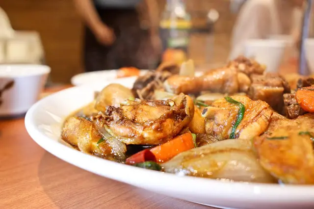 [高雄美食]來自韓國的鳳雛燉雞찜닭~進巨蛋捷運站~左營區~
