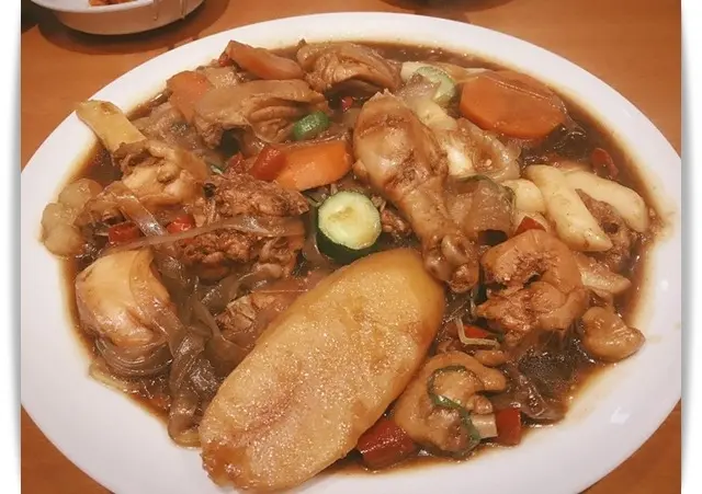 來自韓國第一安東燉雞，火辣辣的好味道!!「 鳳雛찜닭」台灣首店 ♪