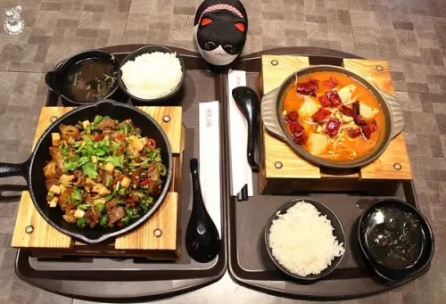 【台中西屯區。美食】奔牛炙燒料理 // 新光三越美食街新進駐川湘料理