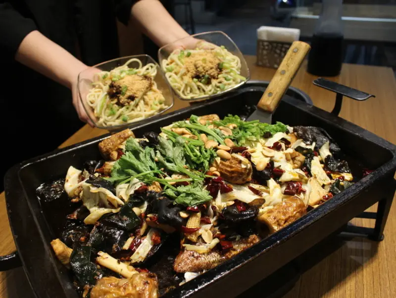 台中美食｜城裡城外巫山烤魚-在台灣就能吃得到，原汁原味四川麻辣烤魚