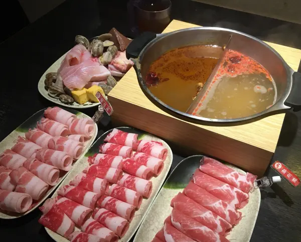 【府中】魔椒頂級鴛鴦鍋｜冬天吃鍋暖呼呼＊