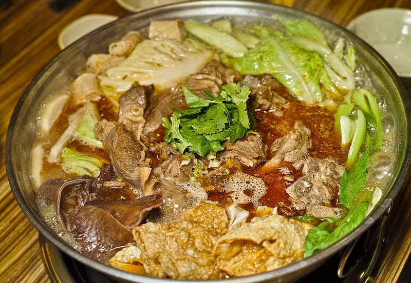 三重 菜寮站 山羊城全羊館羊肉爐（三重重陽店）湯好肉鮮美的美味羊肉爐