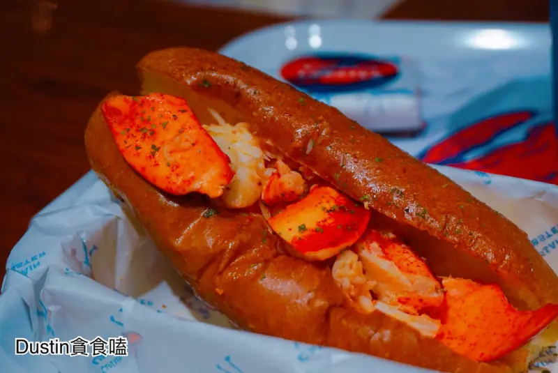 Captain Lobster(新光三越A11)__整尾去殼龍蝦！漢堡就是奢華 │加拿大龍蝦 /北海道松葉蟹『台北101 · 信義』